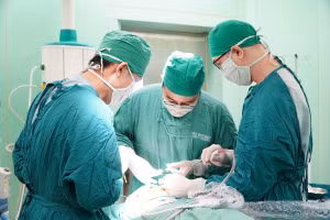 Một ca phẫu thuật giải phẫu vùng hàm mặt tại Bệnh viện Đa khoa Vũng Tàu trước khi sáp nhập vào TPHCM.