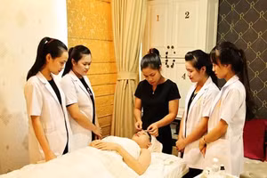 Sinh viên Trường Trung cấp Bách khoa Toàn Cầu được học và thực hành tại cơ sở sản xuất, kinh doanh thực tế.