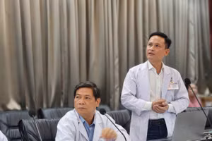 Các bác sĩ Bệnh viện Chợ Rẫy "giải oan" cho bệnh nhân mắc bệnh Wilson nhưng bị chẩn đoán nhầm tâm thần phân liệt. 