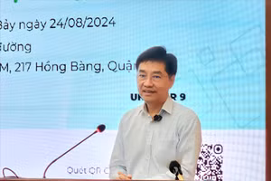 GS.TS.BS Trần Diệp Tuấn - Chủ tịch Hội đồng Đại học Y Dược TPHCM phát biểu tại tọa đàm. 