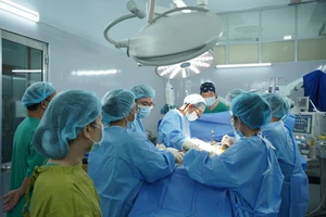 Ca hiến mô tạng giúp cứu 7 bệnh nhân khác.
