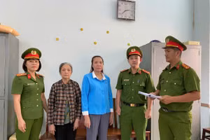 Khởi tố bà Giáp Thị Sông Hương - chủ cơ sở Mái ấm Hoa Hồng và bảo mẫu. 