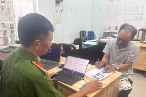 Huỳnh Minh Trung tại Cơ quan Cảnh sát điều tra Công an TPHCM. (Ảnh: CACC)