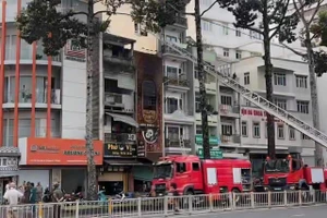 Công an TPHCM đang khẩn trương điều tra nguyên nhân vụ tại quán ăn ở phường Ông Lãnh.