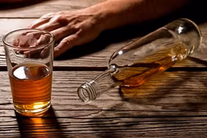 Ngộ độc rượu gây tử vong một người. (Ảnh minh họa)