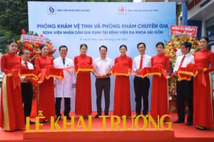 Lễ khánh thành phòng khám vệ tinh và phòng khám chuyên gia. 