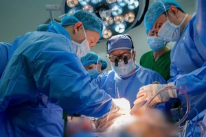 Ê-kíp ghép gan tại Bệnh viện Đại học Y Dược TPHCM.