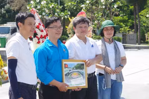 Công trình "Đường cờ Tổ quốc" tại Khu Tưởng niệm chiến sĩ Gạc Ma, 