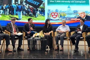 Seminar tiền hội thảo với chủ đề “Những vấn đề cấp bách của khoa học và giáo dục trong bối cảnh hiện nay”.