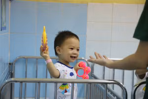 86 trẻ đã bớt hoảng sợ, tâm lý dần ổn định sau khi được đưa về 3 trung tâm công lập thuộc Sở LĐ-TB&XH. 