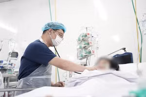 Đây là ca thứ 2 có biến chứng sau khi hút mỡ tại Bệnh viện thẩm mỹ răng hàm mặt Paris. (Ảnh: BVCC)