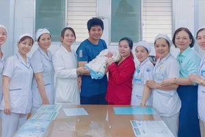 Mẹ và em bé xuất viện ngày 14/1.