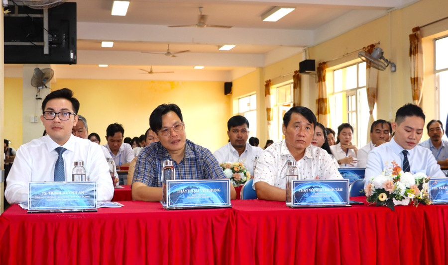 Đại biểu dự tọa đàm. toa-dam-6.jpg
