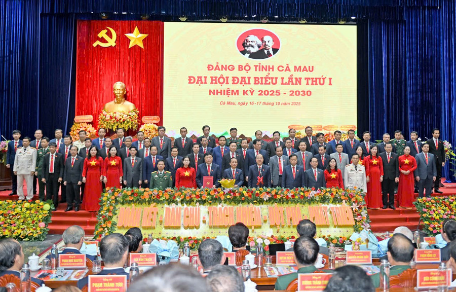 Ban Chấp hành Đảng bộ tỉnh Cà Mau, nhiệm kỳ 2025 - 2030 ra mắt.