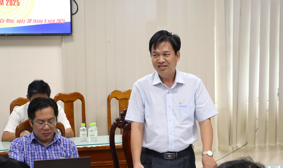 Đại diện Sở GD&ĐT phát biểu tại cuộc họp. thi-thu-tot-nghiep-11.jpg