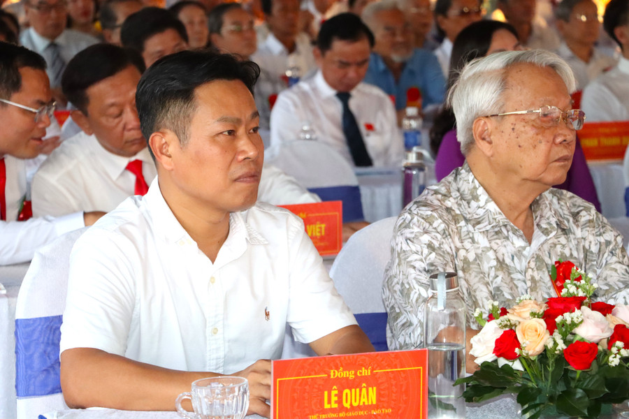 Ông Lê Quân, Thứ trưởng Bộ GD&ĐT dự lễ khánh thành. khanh-thanh-6.jpg