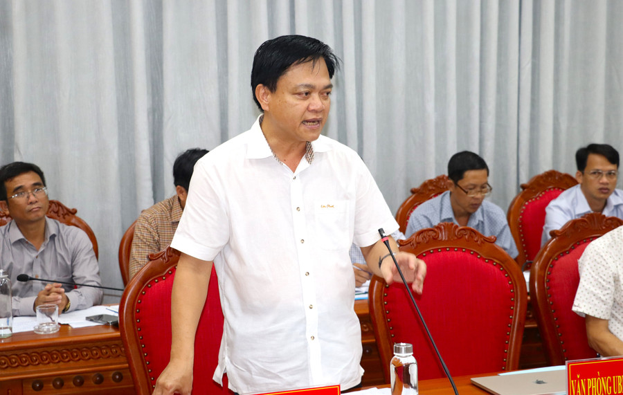 Ông Tô Hoài Phương, Giám đốc Sở NN&MT tỉnh Cà Mau phát biểu tại cuộc họp. iuu-4.jpg