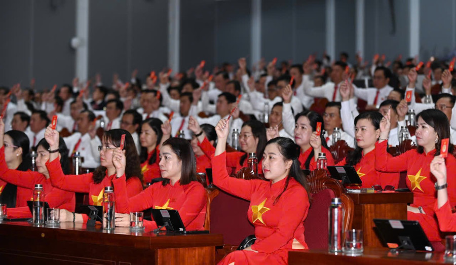Thông qua Nghị quyết Đại hội. gen-n-be-mac-4.jpg