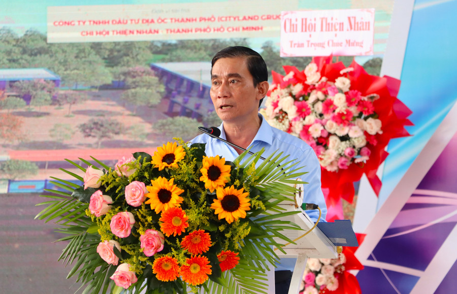 Ông Lê Hoàng Dự, Phó Giám đốc Sở GD&ĐT công bố Quyết định công nhận Trường THCS - THPT Tân Bằng đạt chuẩn Quốc gia mức độ 1. khanh-thanh-6.jpg