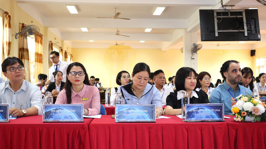 Đại biểu dự tọa đàm. toa-dam-5.jpg