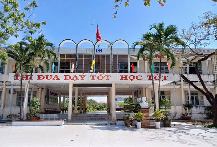 Một góc trường THPT Phan Ngọc Hiển (Năm Căn, Cà Mau).