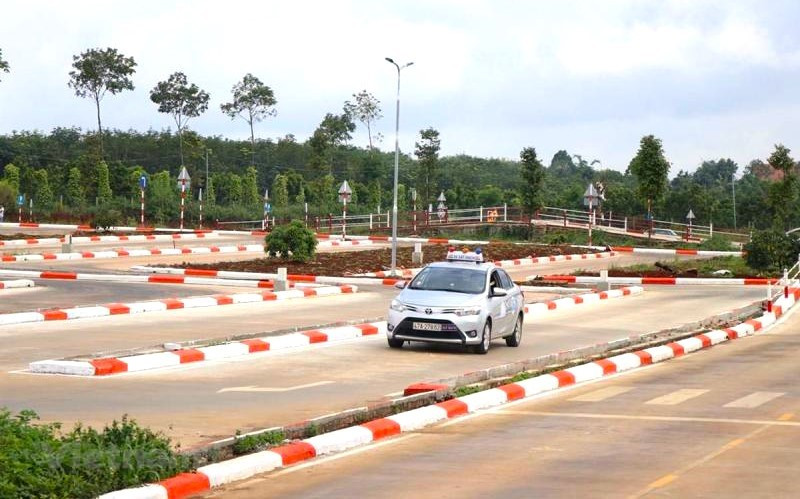 Học viên học lái xe tại Trường Cao đẳng nghề Bạc Liêu. truong-nghe-bac-lieu-3.jpg