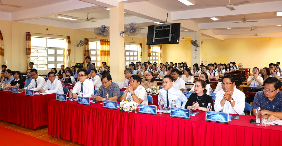 Đại biểu tham dự tọa đàm. toa-dam-2.jpg
