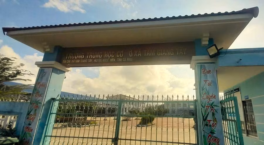 Trường THCS xã Tam Giang Tây (Tân Ân, Cà Mau).