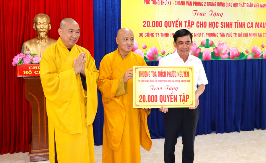 Sở GD&ĐT tỉnh Cà Mau tiếp nhận tập.