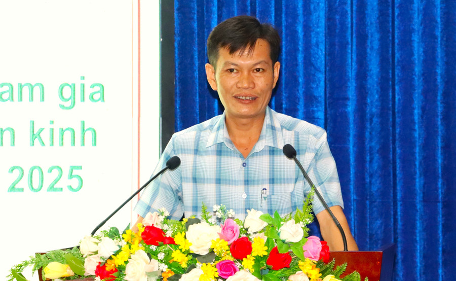 Ông Huỳnh Công Thiệu, Trưởng phòng Dân tộc (Sở Dân tộc và Tôn giáo tỉnh Cà Mau) trả lời phỏng vấn Báo GD&TĐ.