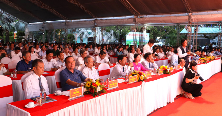 Đại biểu dự buổi lễ. bao-chi-3.jpg