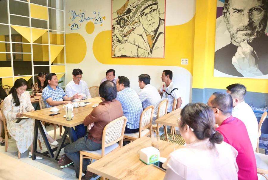 Cafe kết nối doanh nghiệp - một trong những hoạt động nổi bật do Trung tâm xúc tiến đầu tư và hỗ trợ doanh nghiệp tỉnh Cà Mau tổ chức. (Ảnh: Q.M)