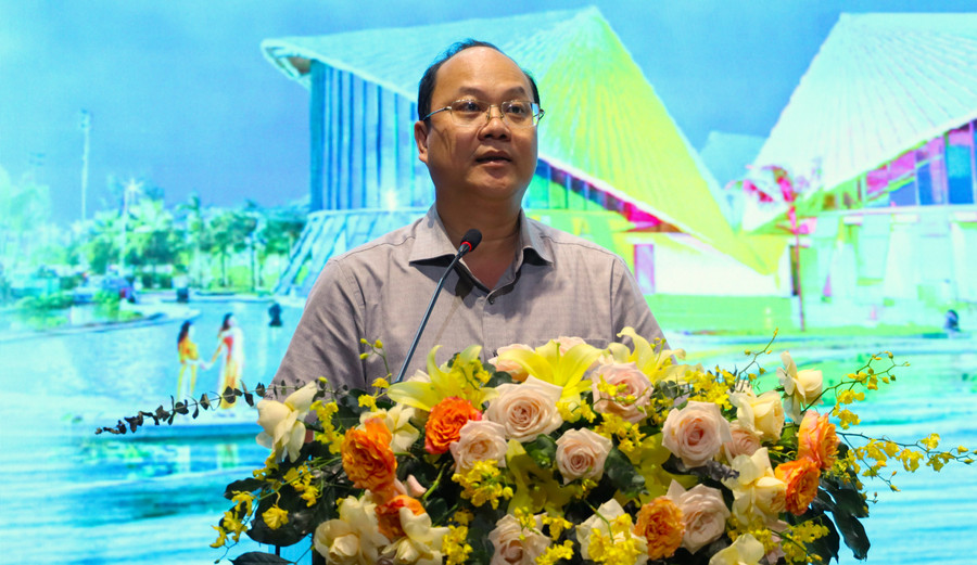 Bí thư Tỉnh ủy Cà Mau Nguyễn Hồ Hải phát biểu tại hội nghị. hoi-thao-2.jpg