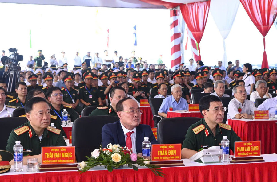 Đại biểu tham dự buổi lễ. gen-h-hon-khoai-6.jpg