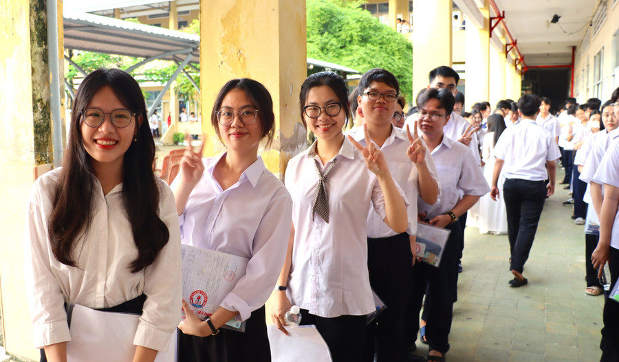 Thí sinh Cà Mau hào hứng khi đỗ tốt nghiệp THPT năm 2025.