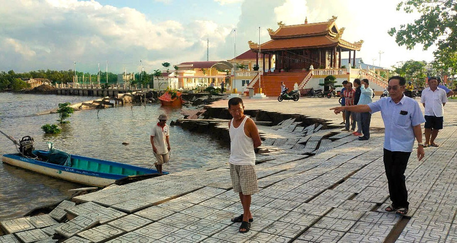 Dự báo khu vực Miếu bà Thủy Long có nguy cơ tiếp tục sạt lở. sat-lo-mieu-ba-3.jpg