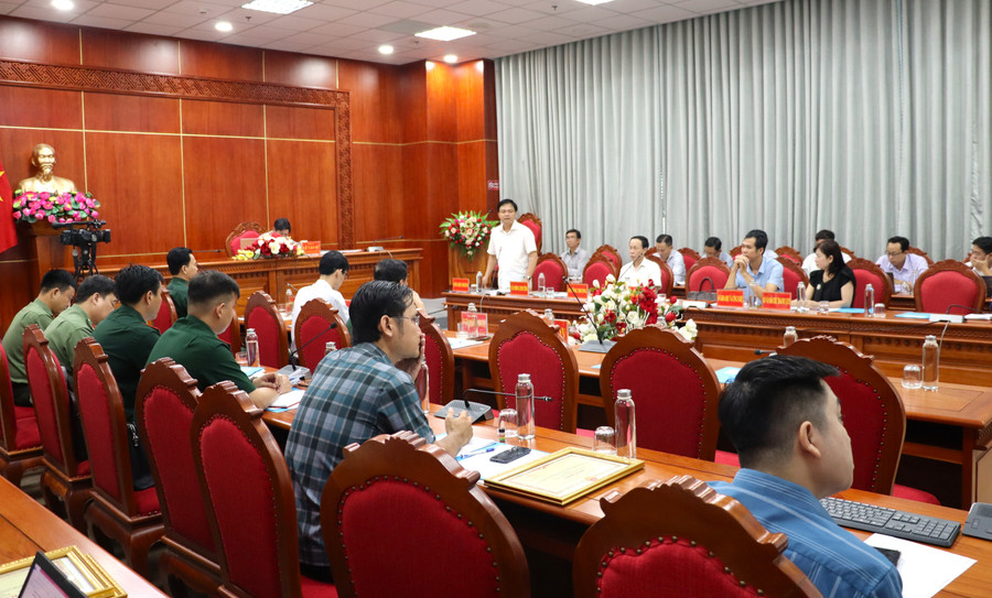 Quang cảnh cuộc họp. iuu-5.jpg