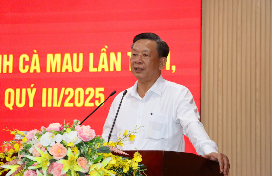 Ông Hồ Trung Việt, Trưởng Ban Tuyên giáo và Dân vận tỉnh Cà Mau phát biểu tại buổi họp báo.