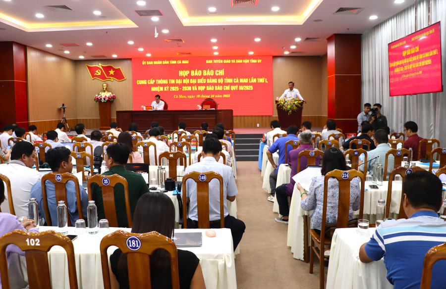 Quang cảnh buổi họp báo. hop-bao-3.jpg