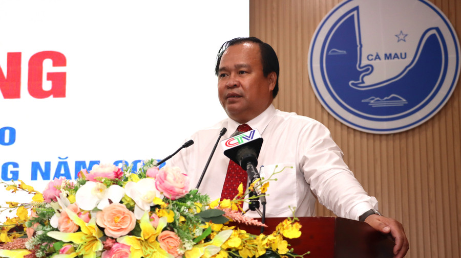 Ông Nguyễn Minh Luân, Phó Chủ tịch UBND tỉnh Cà Mau phát biểu chúc mừng thí sinh đạt thành tích cao. tuyen-duong-13.jpg