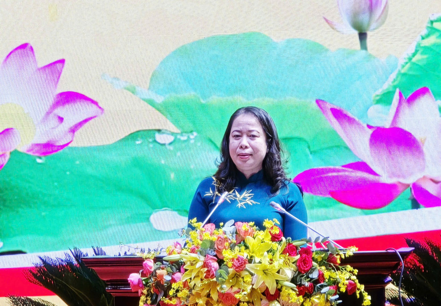 Phó Chủ tịch nước Võ Thị Ánh Xuân phát biểu chỉ đạo. gen-h-thi-dua-yeu-nuoc-1.jpg