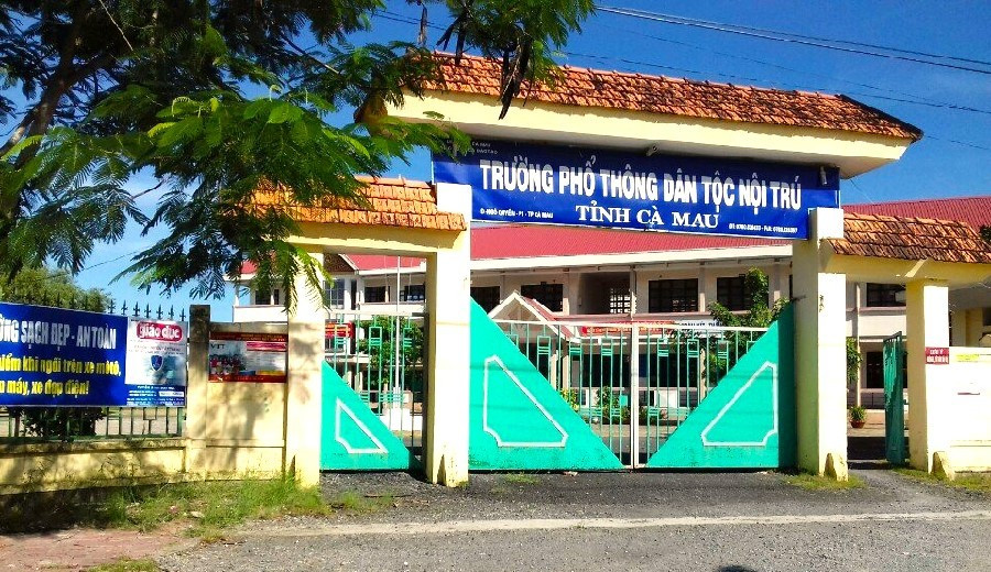 truong-ptdt-noi-tru-ca-mau.jpg