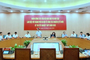 Quang cảnh buổi làm việc.