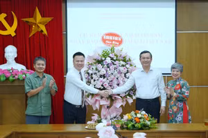 Thứ trưởng Nguyễn Văn Phúc chúc mừng Báo Giáo dục và Thời đại nhân ngày Báo chí Cách mạng Việt Nam.