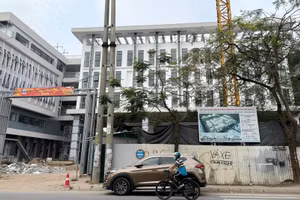 Công trình Trường THPT Đỗ Mười trên địa bàn phường Hoàng Liệt, quận Hoàng Mai đang giai đoạn hoàn thiện.