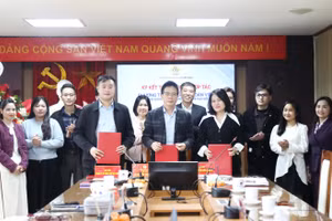 Công đoàn Giáo dục Việt Nam ký kết thỏa thuận hợp tác vì phúc lợi đoàn viên với các doanh nghiệp.