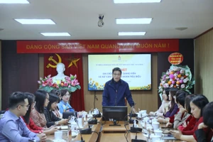 Chủ tịch Công đoàn Giáo dục Việt Nam chủ trì buổi gặp mặt.