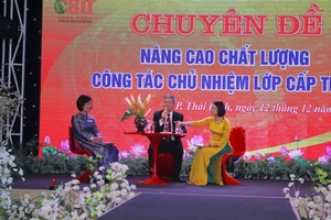 Các đại biểu thảo luận về công tác chủ nhiệm.