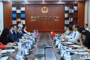 Quang cảnh buổi làm việc.