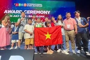 Học sinh Việt Nam nhận giải thưởng tại Olympic STEM quốc tế năm 2025.